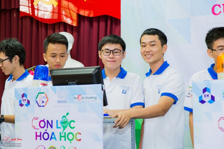Sội[-]động[-]Cơn[-]lốc[-]hóa[-]học[-]2016[-]vòng[-]bán[-]kết[-]